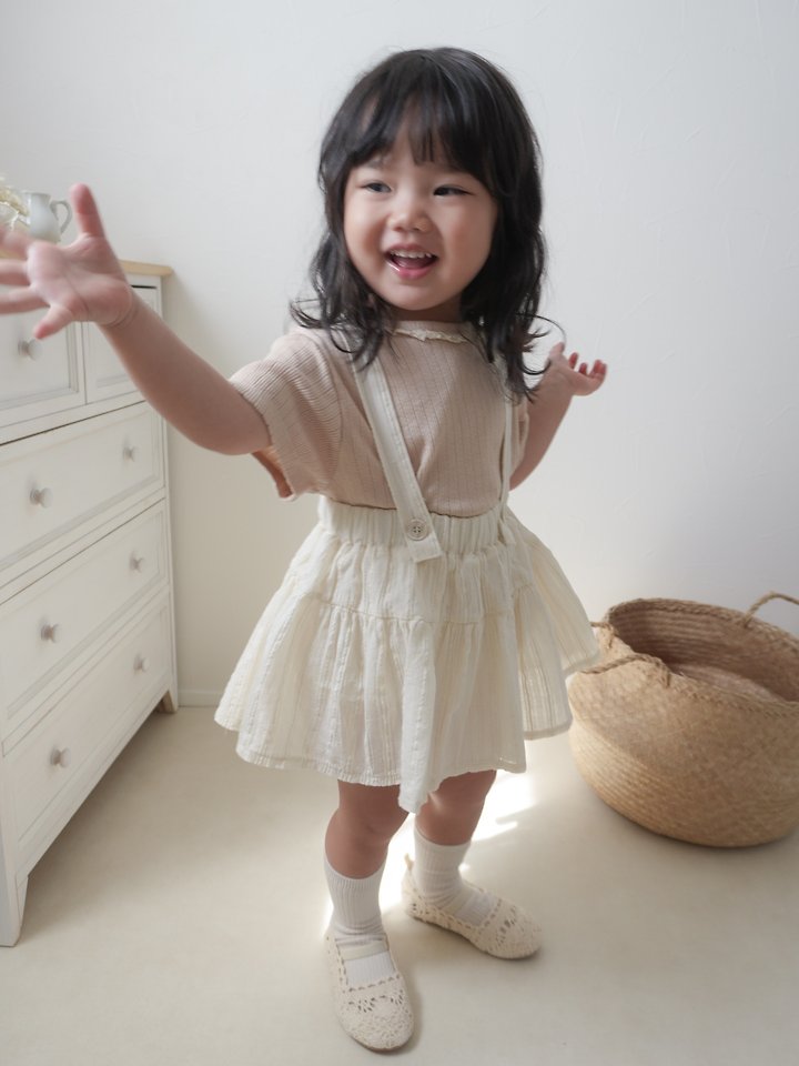 Momo Lace Tee Korean infant t-shirt in pink beige made in Korea