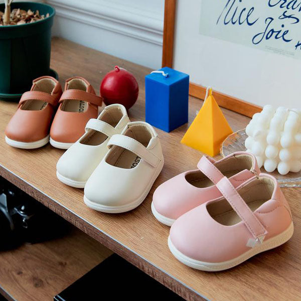 Y873 Poppy Squeaky Shoes Korean infant shoes in brown made in Korea