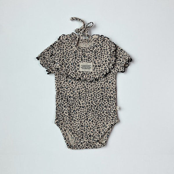 Leo Short Sleeve Bodysuit Korean infant bodysuit in beige made in Korea