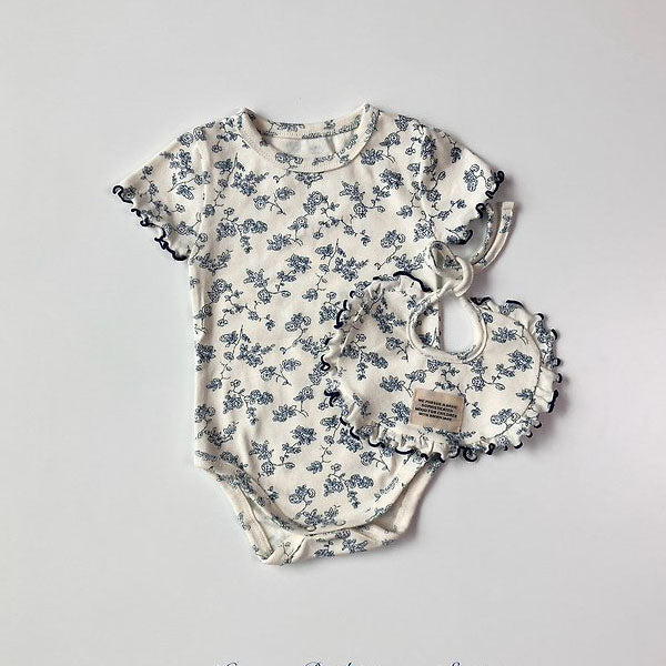 Flower Short Sleeve Bodysuit Korean infant bodysuit in ivory made in Korea