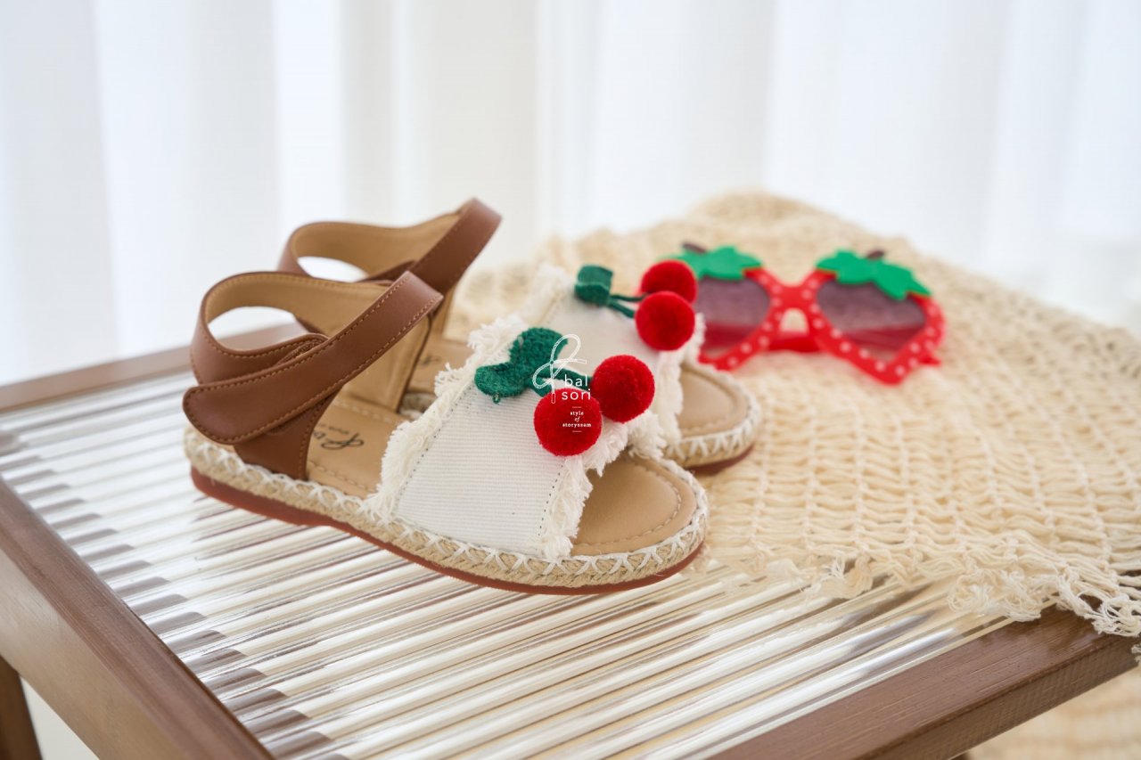 BB450 Cherry Juice Sandals Korean toddler shoes in white made in Korea