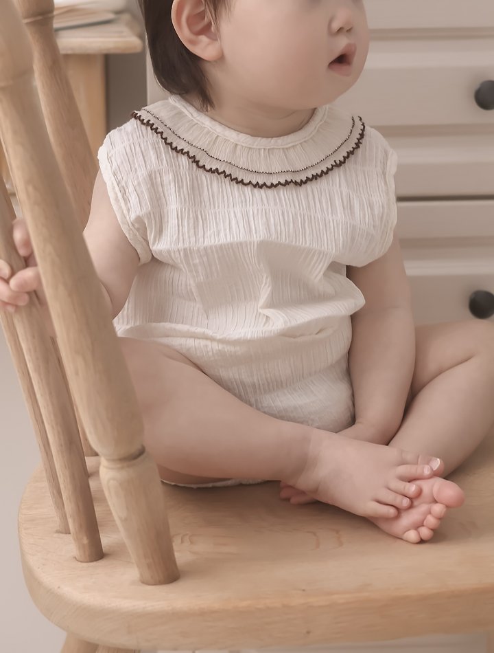 Hopping Bodysuit Korean infant bodysuit in ivory made in Korea