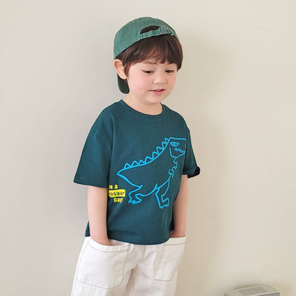 Dinosaur Tee Korean toddler t-shirt in dark green made in Korea