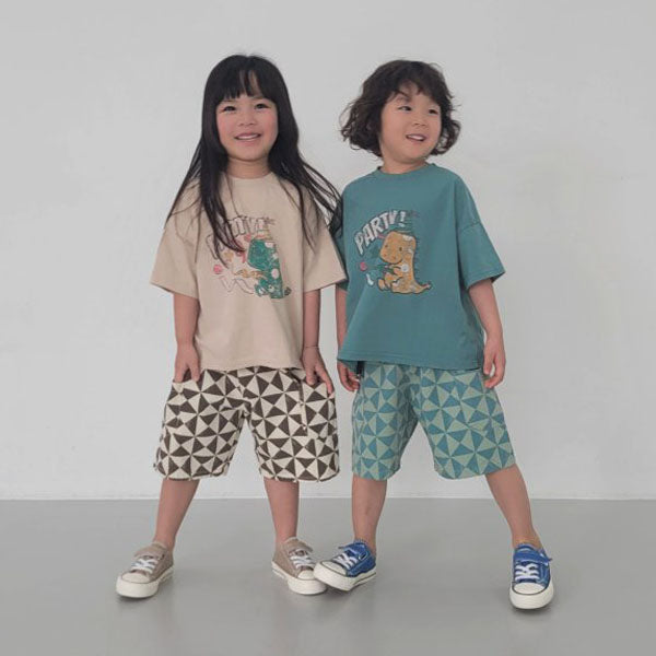 Dinosaur Tee Korean toddler t-shirt in beige made in Korea