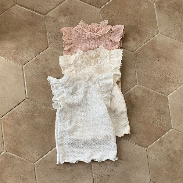 Sugar Ruffle Tee Korean infant t-shirt in white made in Korea