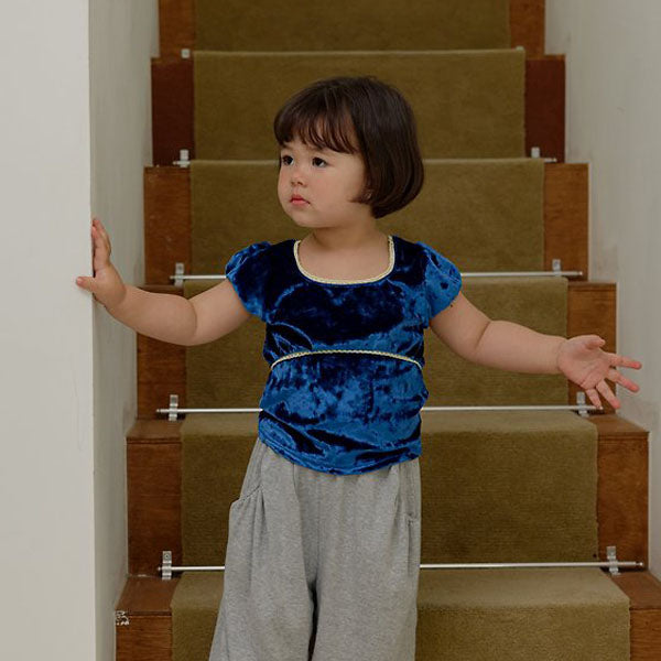 Velvet Puff-Sleeve Tee Korean toddler t-shirt in brown made in Korea